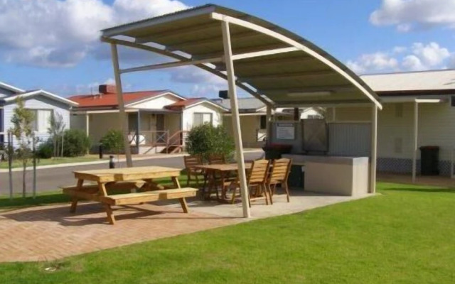 Wavecrest Village Tourist Park