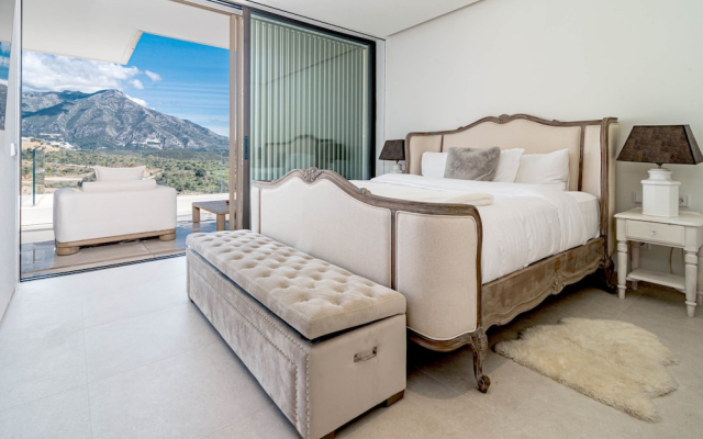 RLQ - Modern 2 Bed Apt With Rooftop Plunge Pool