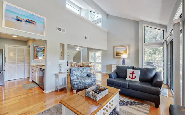 272 Turnberry Village