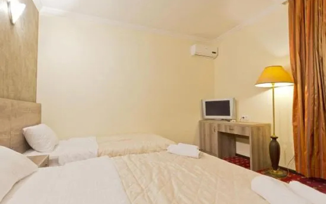 Orange Hotel