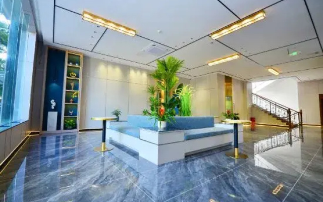 Yijia Hotel (Chengmai Jinjiang Qianqiu City Plaza)