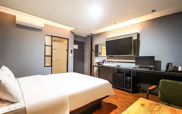 Changwon Masan Hotel Bnb