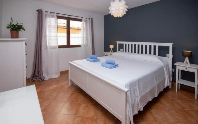HolidayVilla Volcan - BBQ , Pool , Garden, rural by Holidays Home