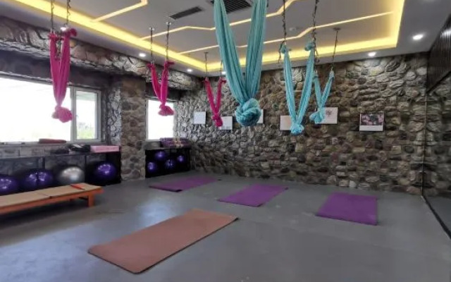 Huoerguosi Yingbin Guest House