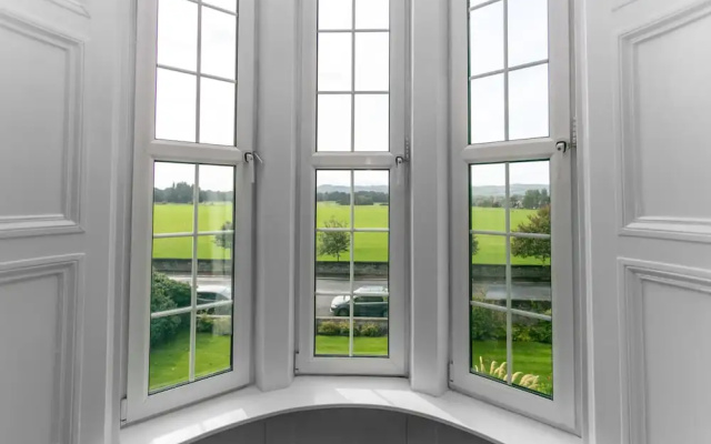 Racecourse View - Donnini Apartments