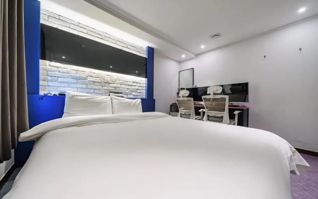 Hotel YOLO Yeongdeungpo