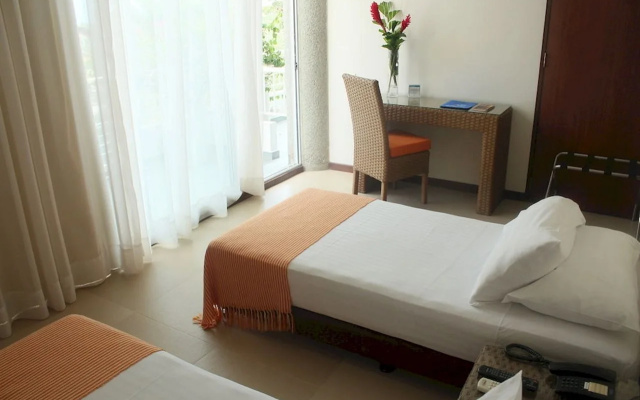 Santorini Hotel & Resort