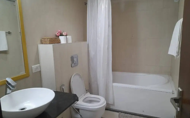 Luxurious Gurugram Apartment for Rent - Entire House With City & Garden Views