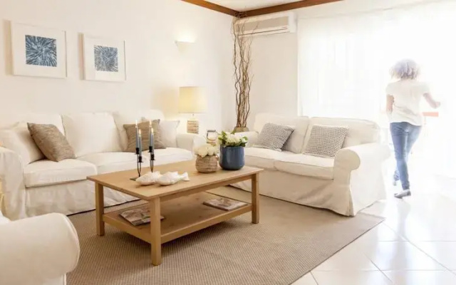 Luxury Golf, Beach & Yachting Flat