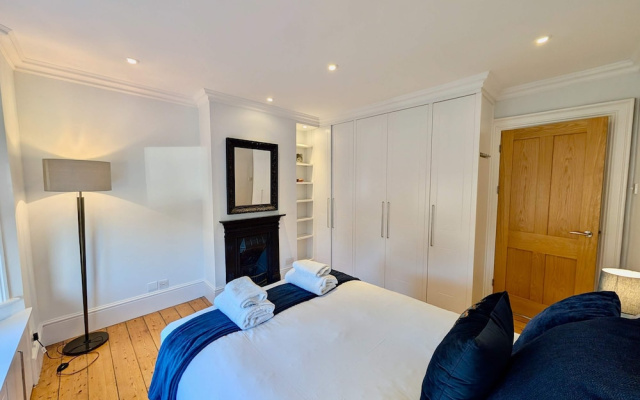 Stunning 4 Bedroom House in Old Windsor