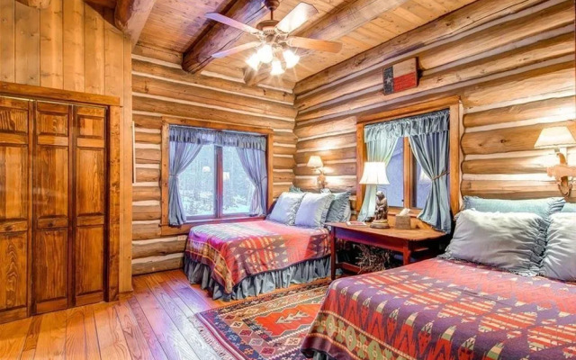 Bear Lodge