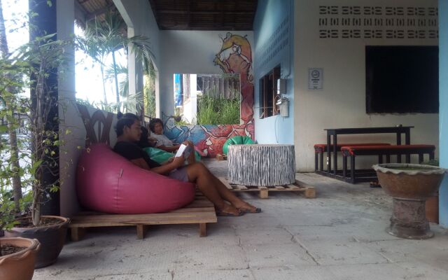 Отель Gecko Republic Jungle Hostel Таиланд, Остров Тау - отзывы, цены и фото номеров - забронировать отель Gecko Republic Jungle Hostel онлайн вид на фасад