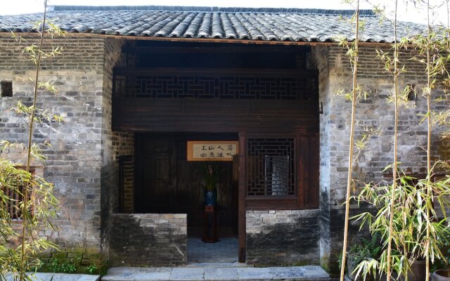 Mountain Escape Yangshuo