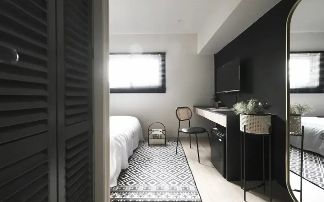 We2 Hotel