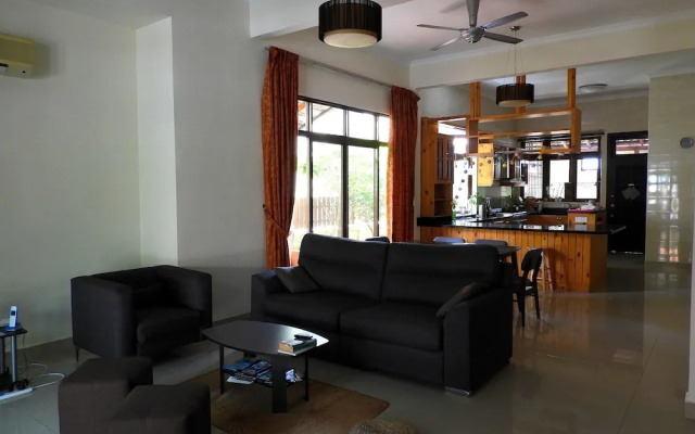 Batu Ferringhi Homestay