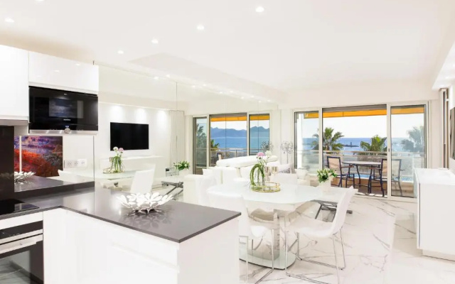 On la Croisette: New 2 Bedrooms with Sea View