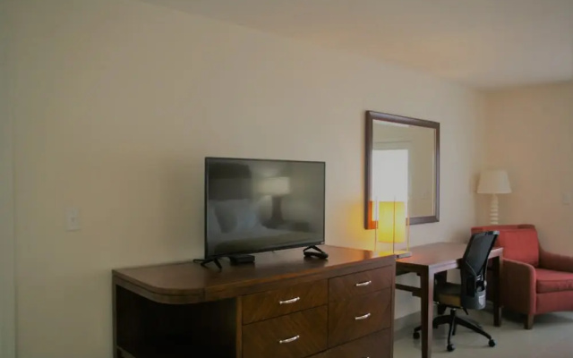 Capri Apartments