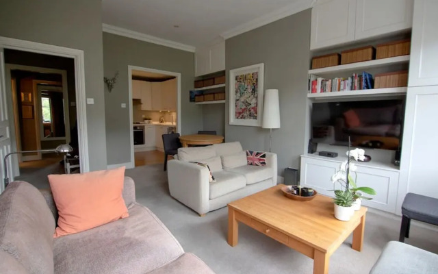 Wonderful 2 Bedroom in Quiet Area near Camden Square
