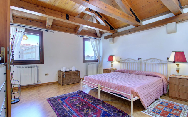 WHERE GRAND CANAL STARTS panoramic view, 5pax,wifi