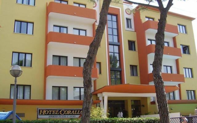 Hotel Corallo вид на фасад