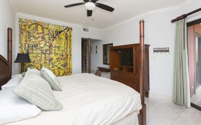 Recently Renovated Luxury Condo with Resort-Style Beach Club Access and Ocean Views