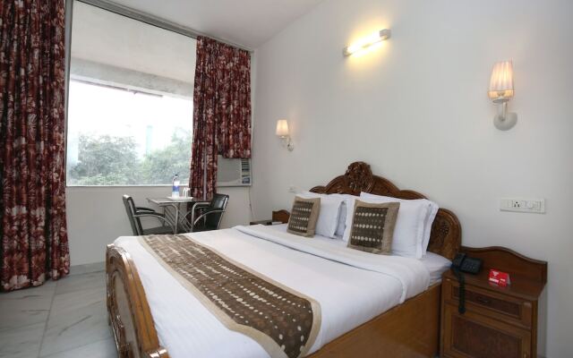 OYO Flagship 2431 Hotel Skylark