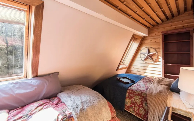 Cedar Cove Lodge
