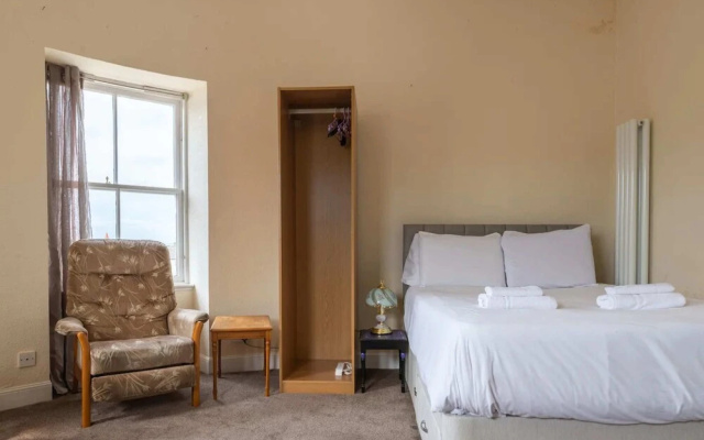 Cosy 2 Bedroom in Edinburgh Old Town