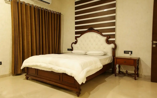 StayEden Luxurious 3BHK Home Theater