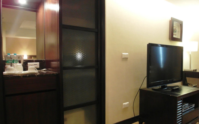 Nisus Hotel