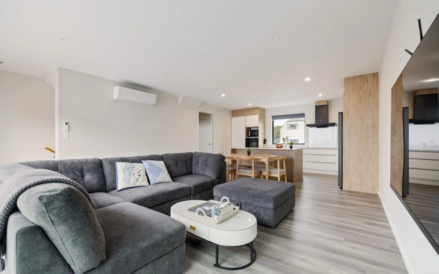Modern 3 Bedroom Townhouse - Only 10min walk to Stadium