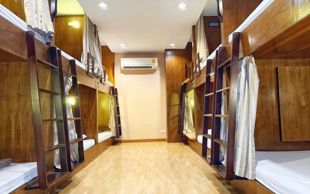 The Lodge BKK Hostel