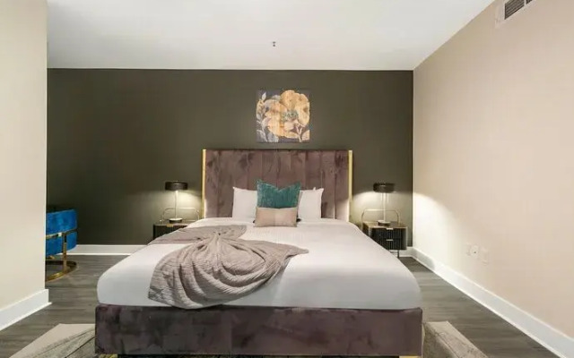NOLA Charm Luxury 4-Bed Retreat Steps from French Quarter