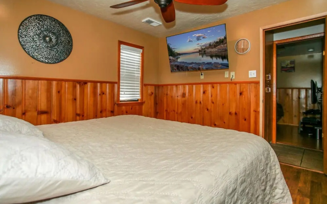 Cozy Bear Lodge B
