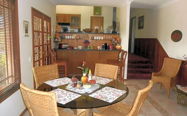 La Lagoon Bed and Breakfast
