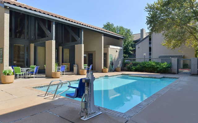 Americas Best Value Inn & Suites Extended Stay - Tulsa