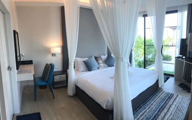 La Playa Beach Front Pool Villa Cha-am