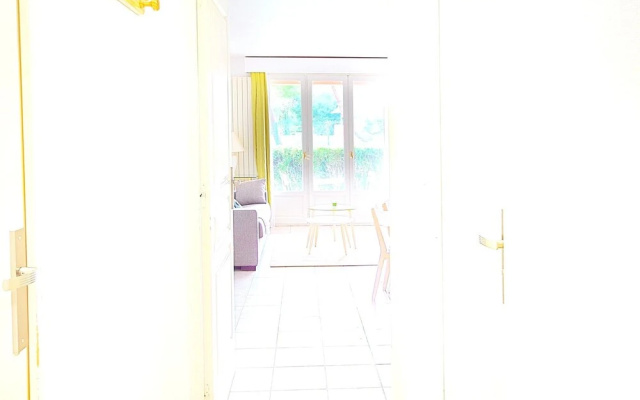 Apartment With one Bedroom in Canet-en-roussillon, With Pool Access an