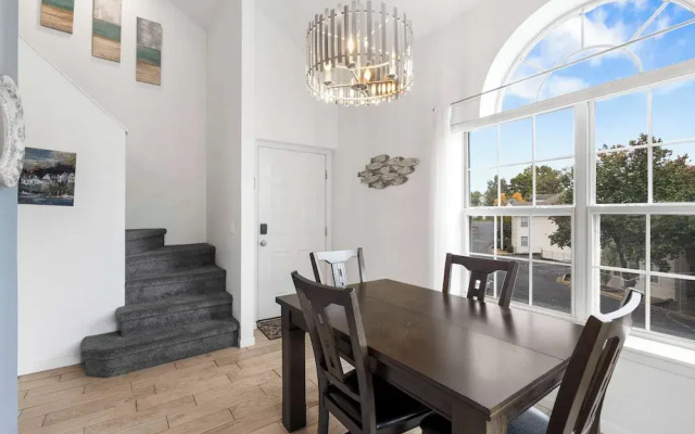Vacay Getaway - Condo for 8