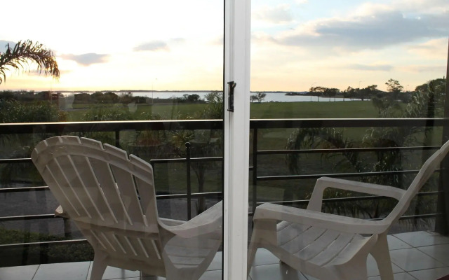 Brisas del Lago Apart & Hotel Federacion