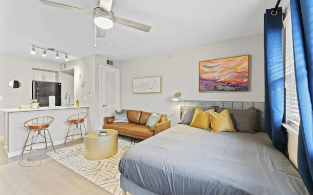 Comfy Studio Close to Downtown and Domain