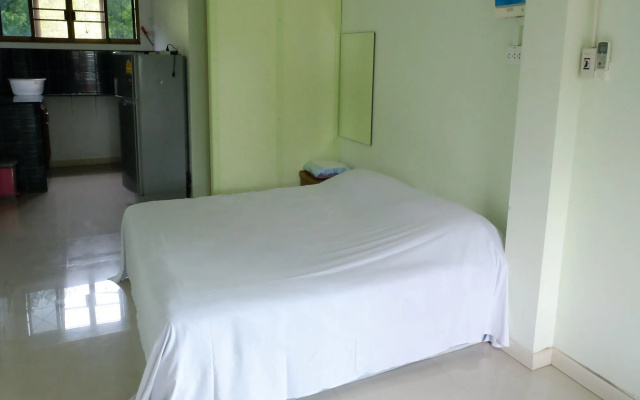 Chomlay Restaurant & Room for Rent