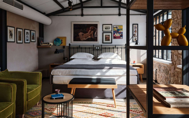 Not Hotel