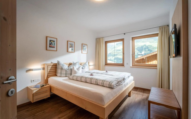 Monis Apartment