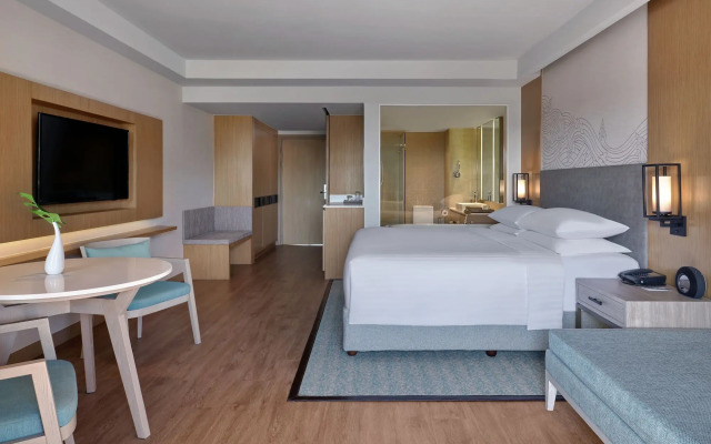 Phuket Marriott Resort & Spa, Merlin Beach