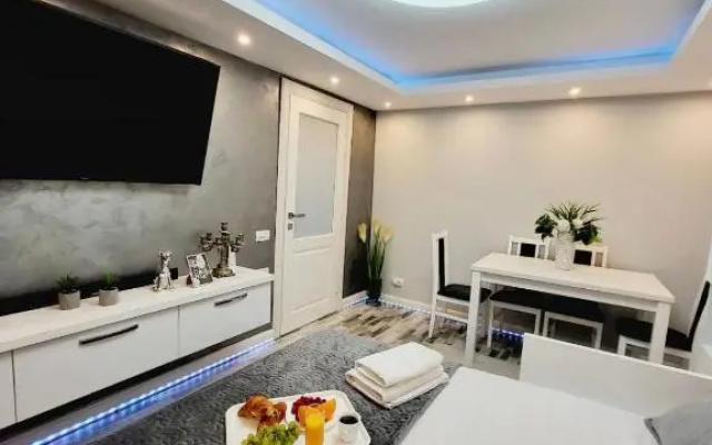 Studio DeLux