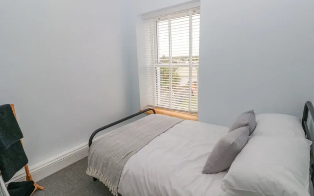 54 Pencoed Road