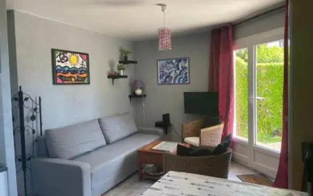 appartement proche mer avec jardin ensoleillé