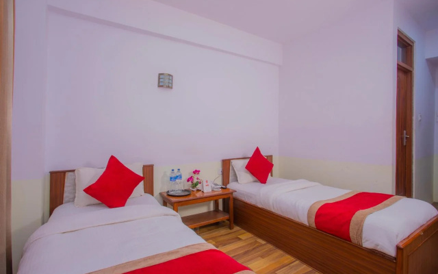 OYO 255 White Zambala Hotel