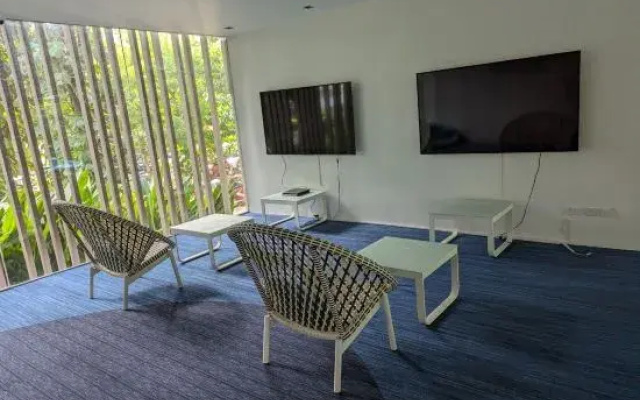 Chic Cozy Studio at Tambuli Residences Ocean View by Dominik Studio with Pool Balcony in Mactan